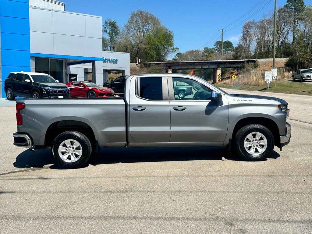 Used 2022 Chevrolet Silverado 1500 LT image 2