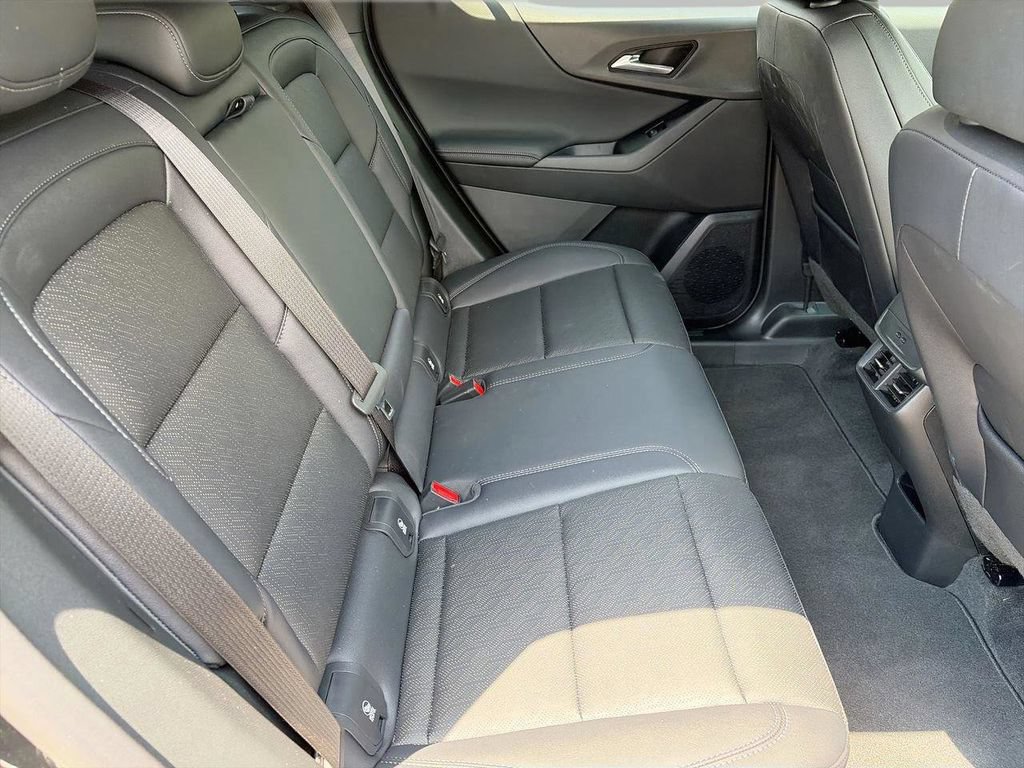 New 2026 Chevrolet Equinox LT w/ Convenience Package II FWD image 14