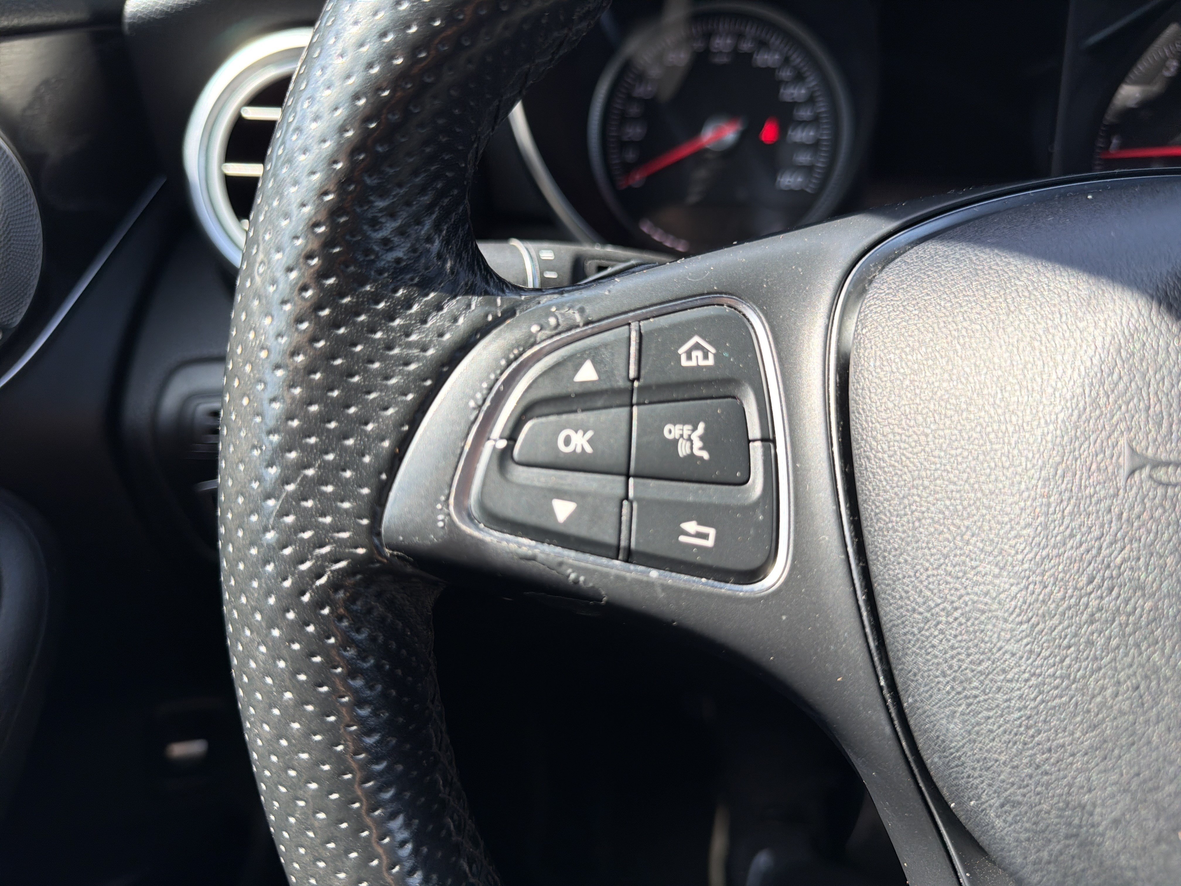 Used 2018 Mercedes-Benz GLC 300 4MATIC image 19