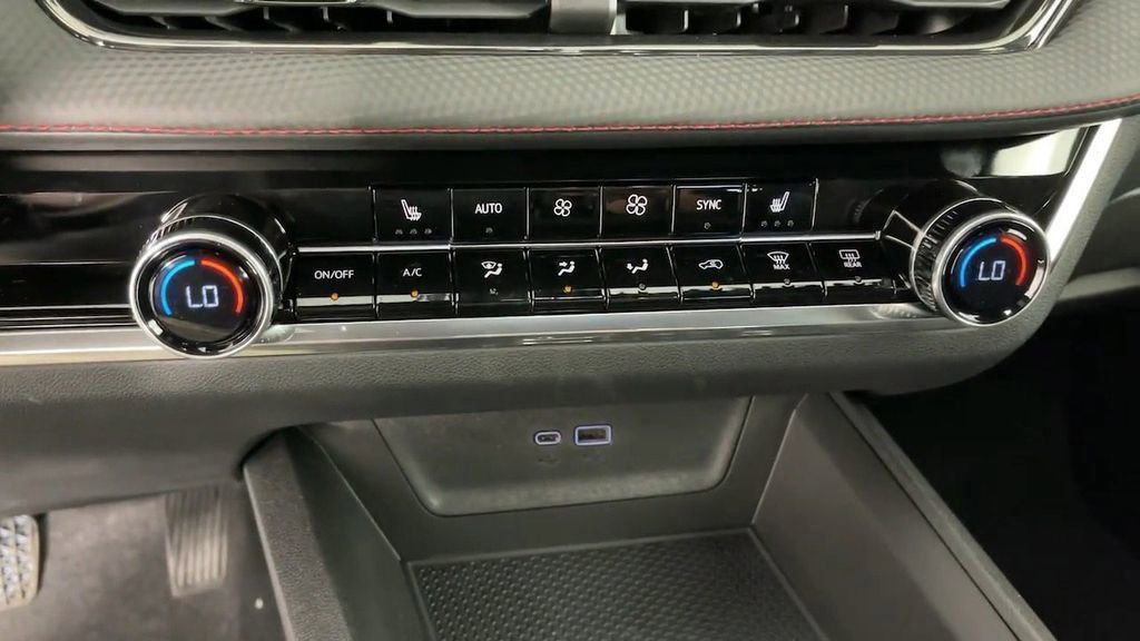 New 2025 Chevrolet Equinox RS image 19