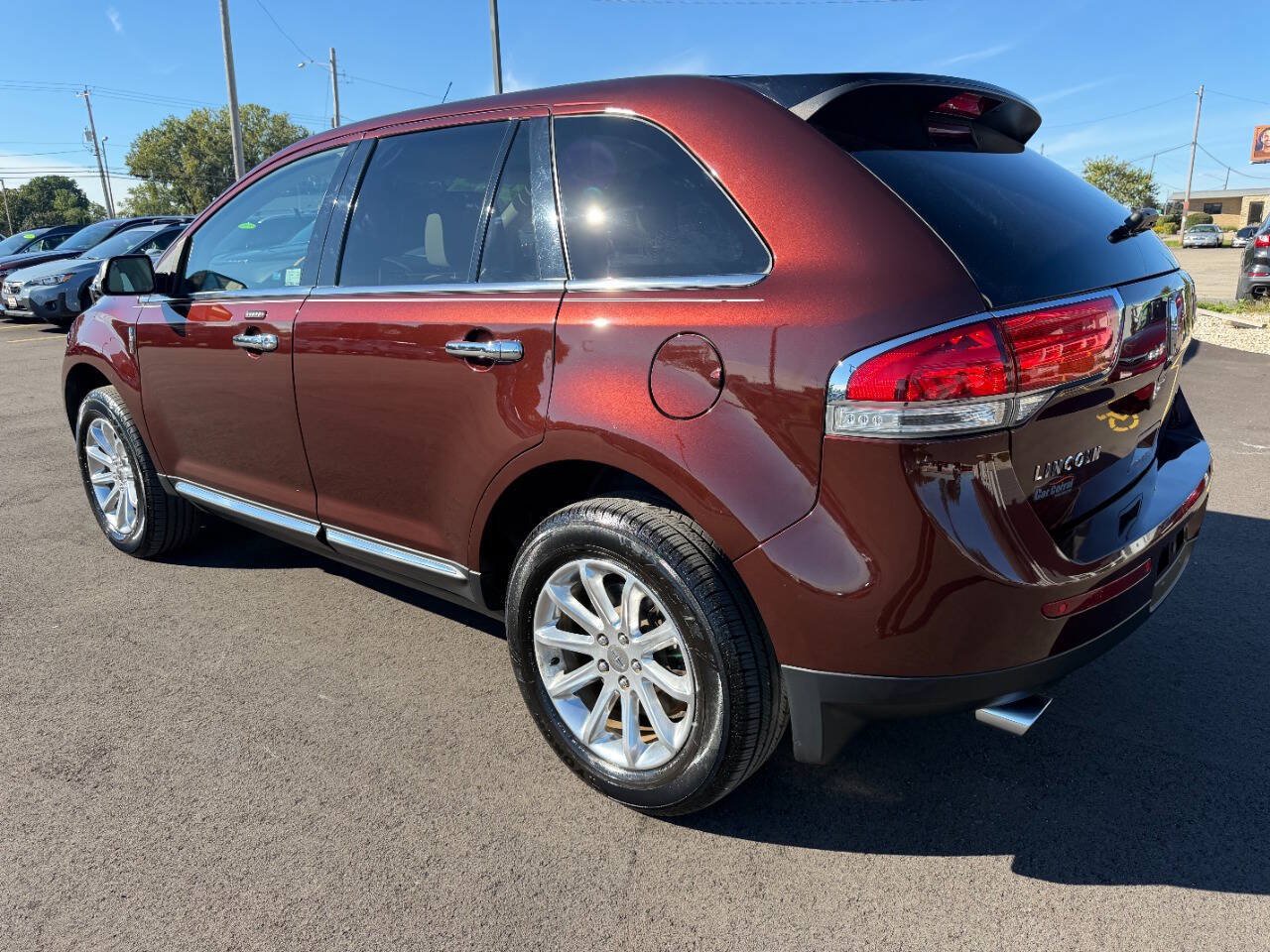 Used 2012 Lincoln MKX AWD image 3