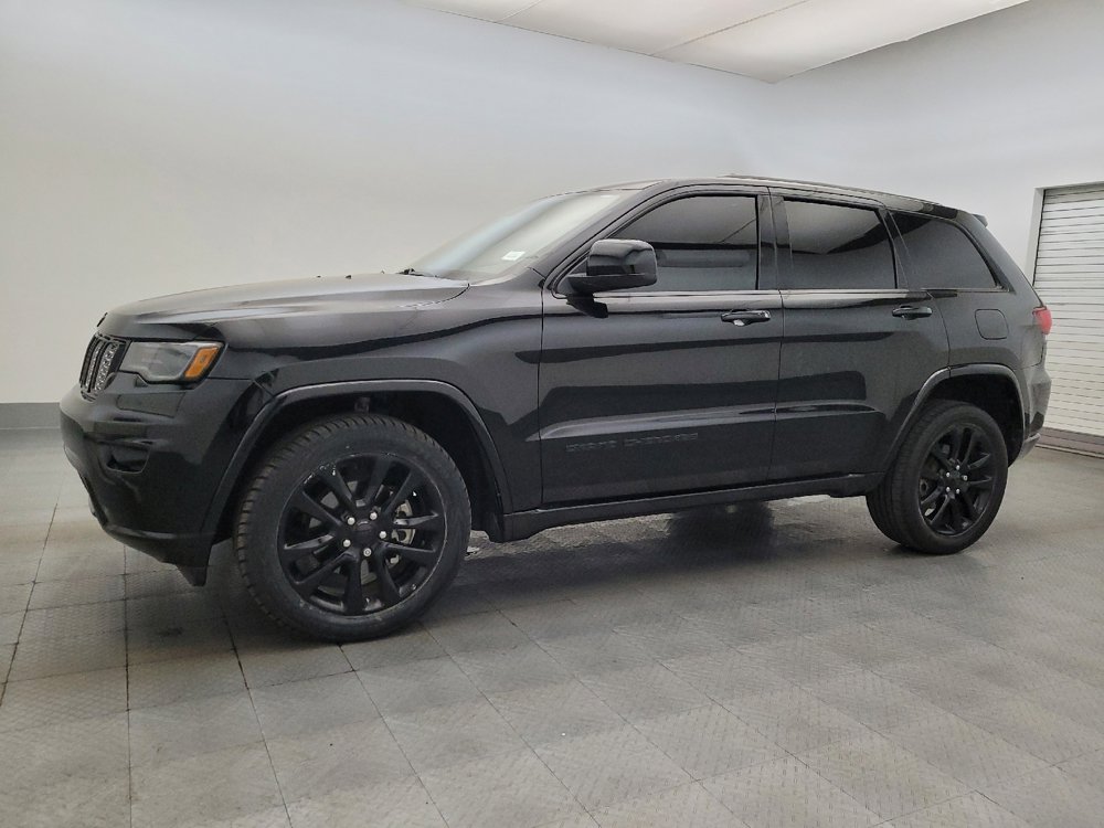 Used 2020 Jeep Grand Cherokee Altitude image 2