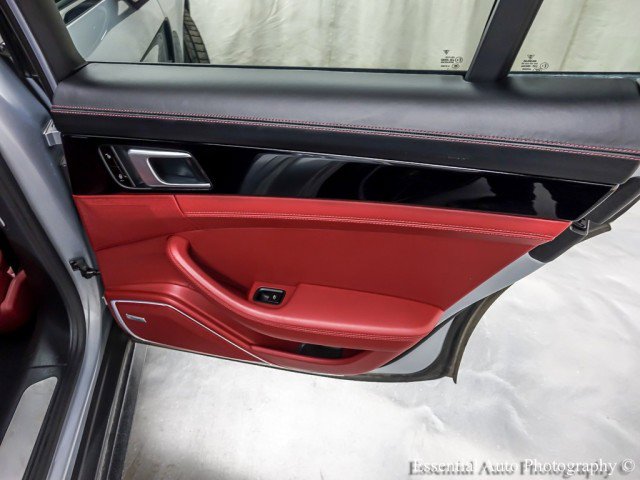 Used 2018 Porsche Panamera 4S image 29