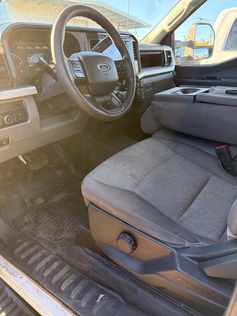 Used 2024 Ford F350 XL w/ FX4 Off-Road Package AWD/4WD image 4