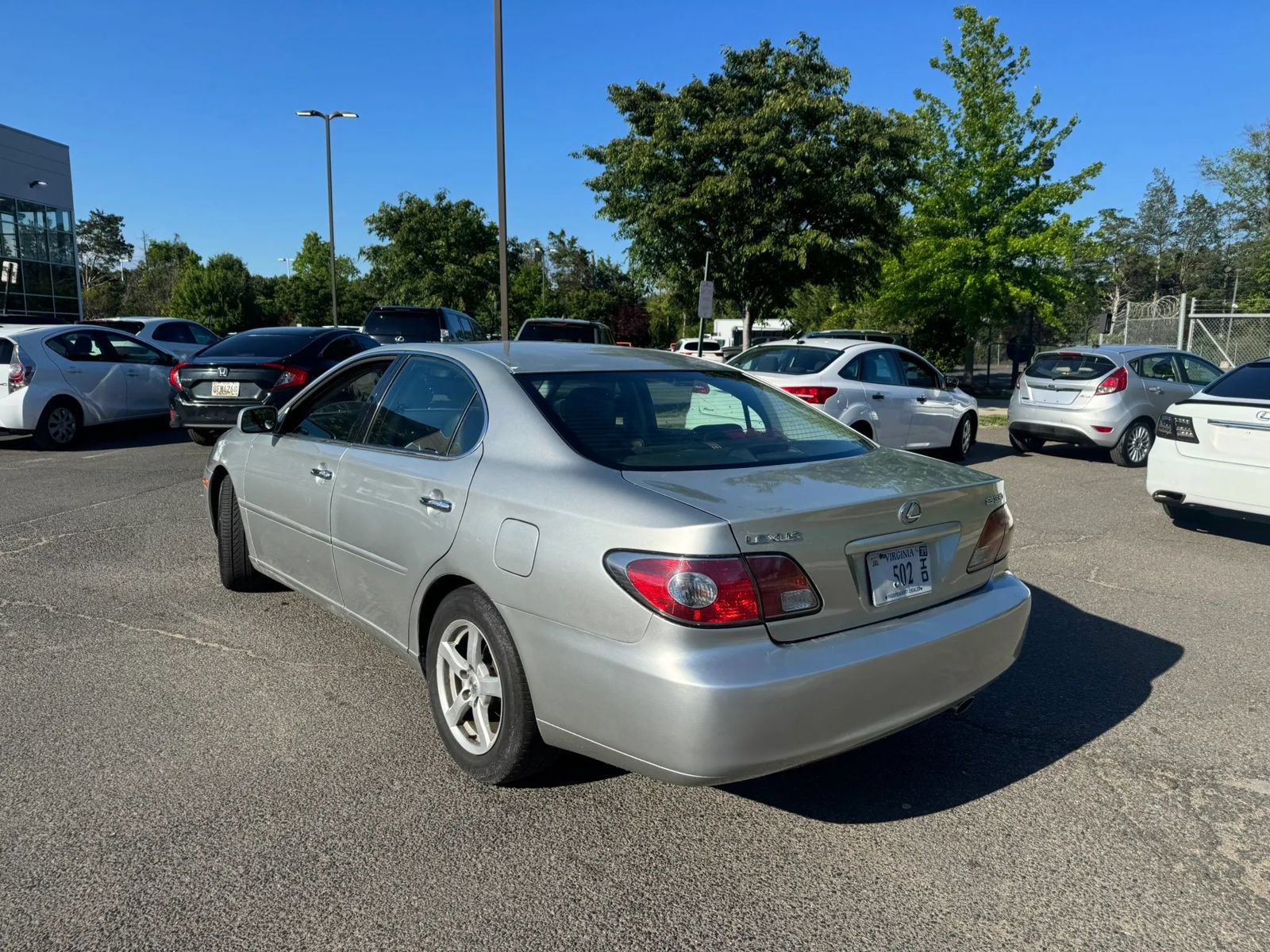 Used 2004 Lexus ES 330 w/ Premium Pkg FWD image 5