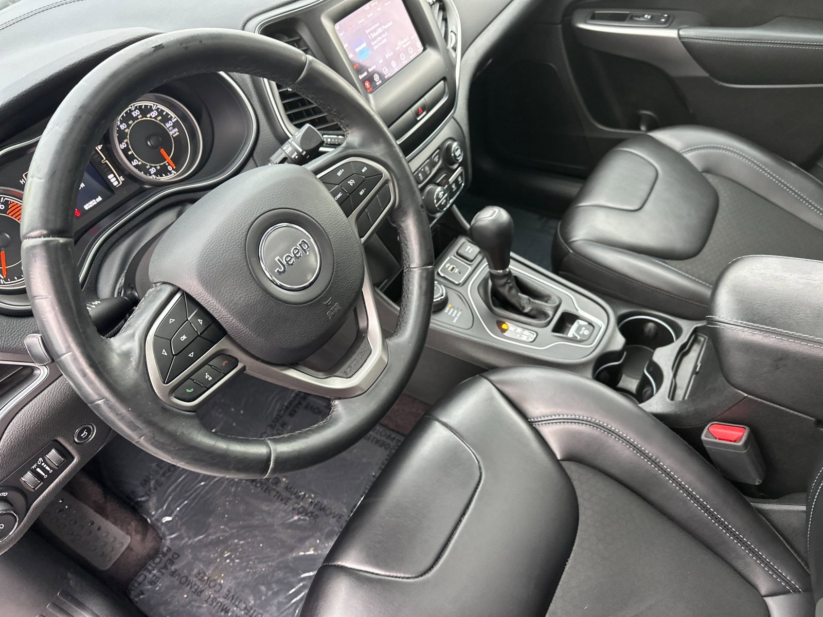 Used 2019 Jeep Cherokee Latitude Plus w/ Comfort/Convenience Group image 10