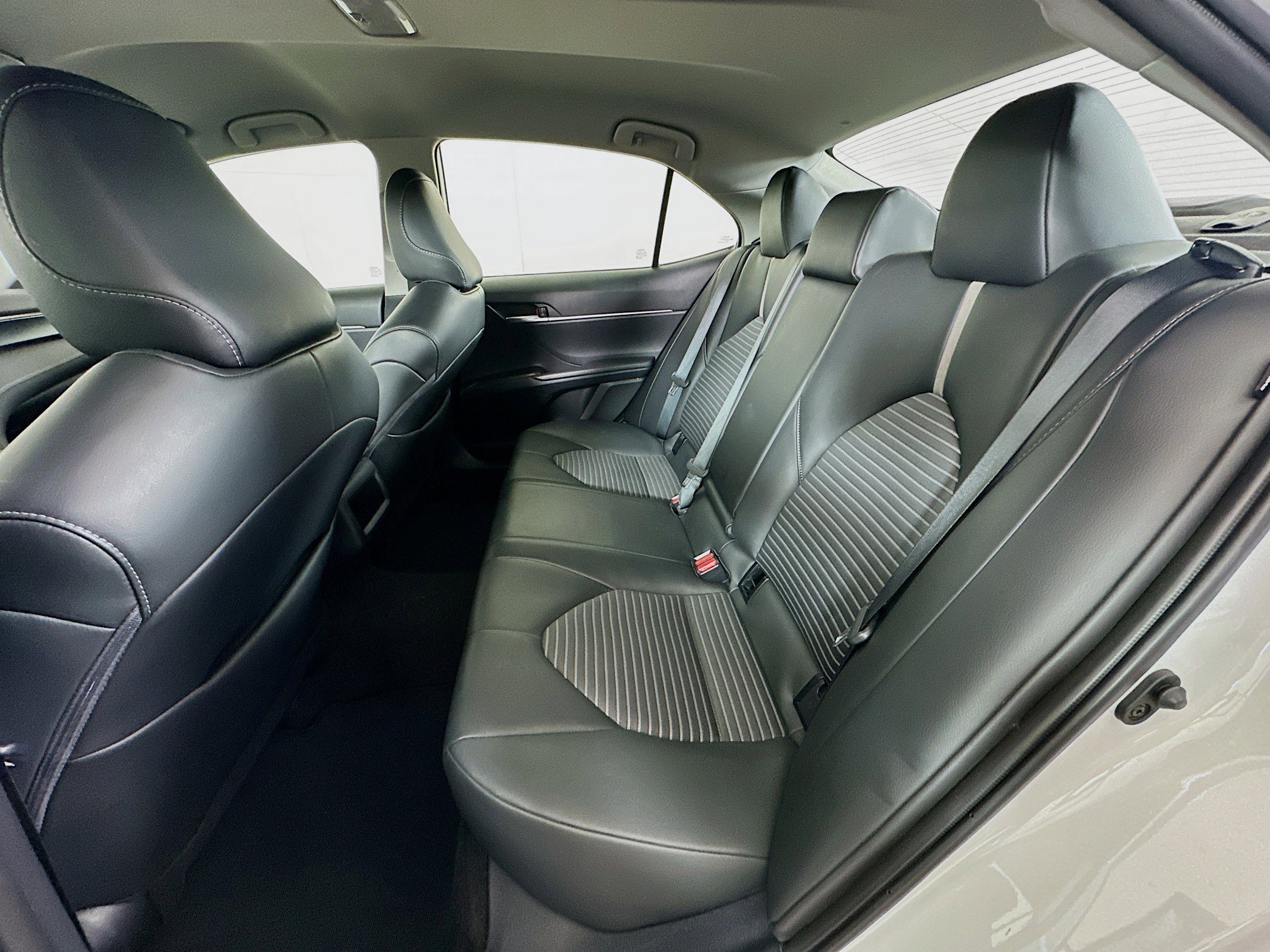 Used 2024 Toyota Camry SE FWD image 26