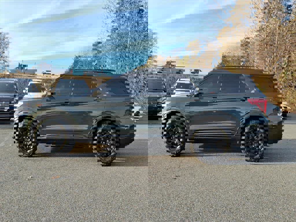 Used 2022 Ford Explorer Timberline image 2