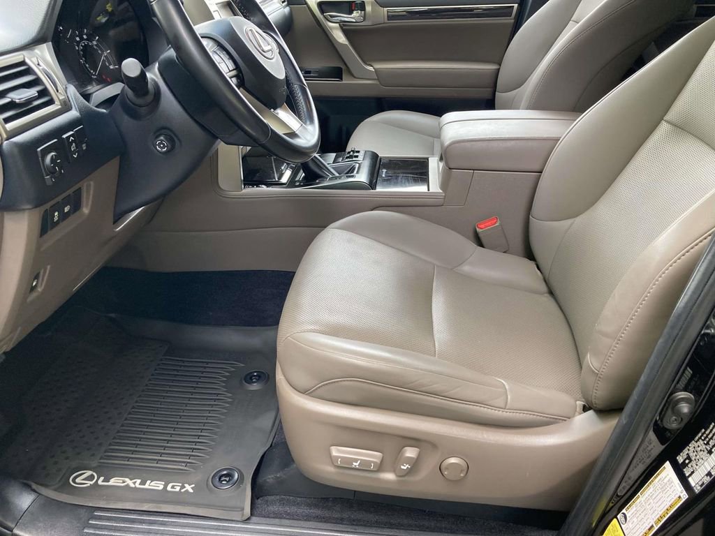 Used 2021 Lexus GX 460 w/ Accessory Package AWD/4WD image 12