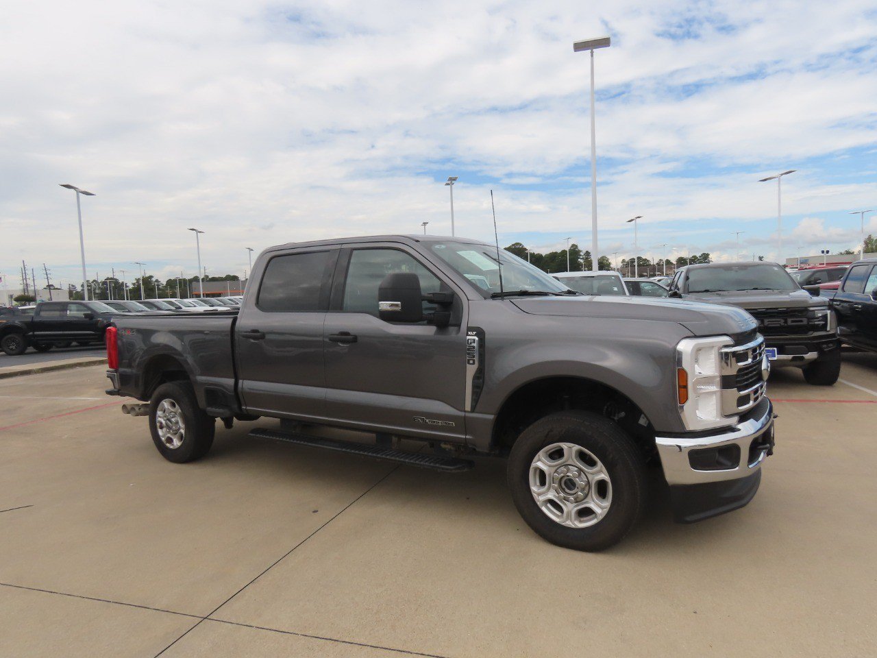 Used 2025 Ford F250 XLT AWD/4WD image 7