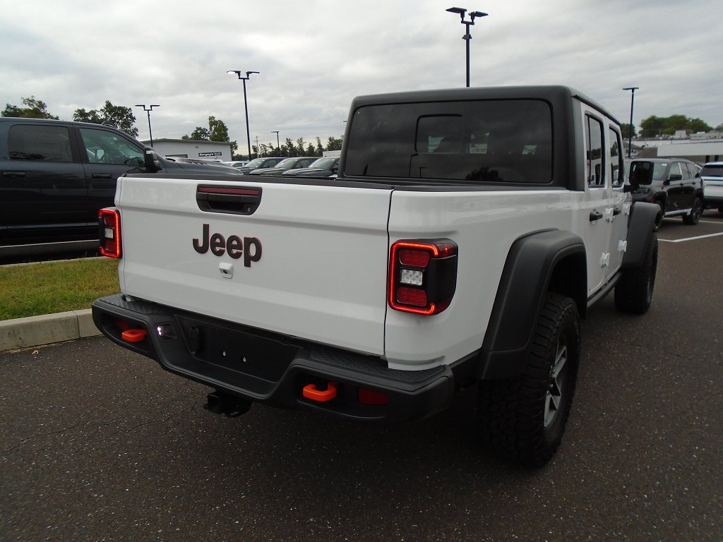 Used 2026 Jeep Gladiator Mojave AWD/4WD image 3