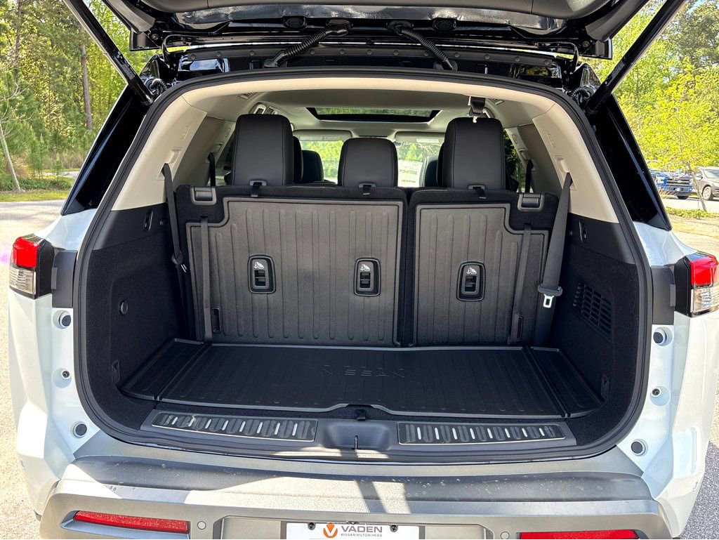 New 2026 Nissan Pathfinder Platinum FWD image 27
