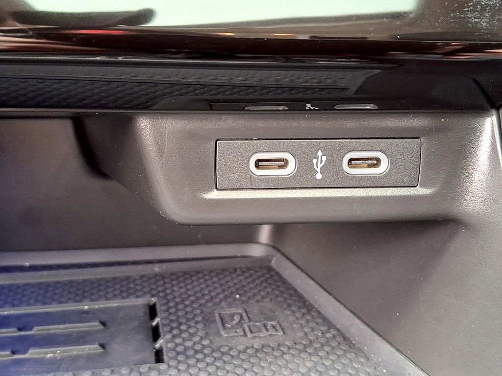 Certified 2025 Volkswagen Jetta SEL image 26