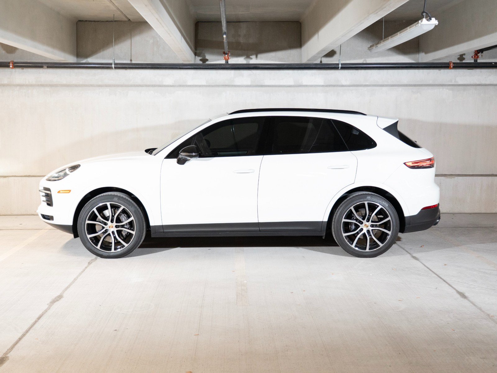 Certified 2023 Porsche Cayenne Platinum Edition AWD/4WD image 2