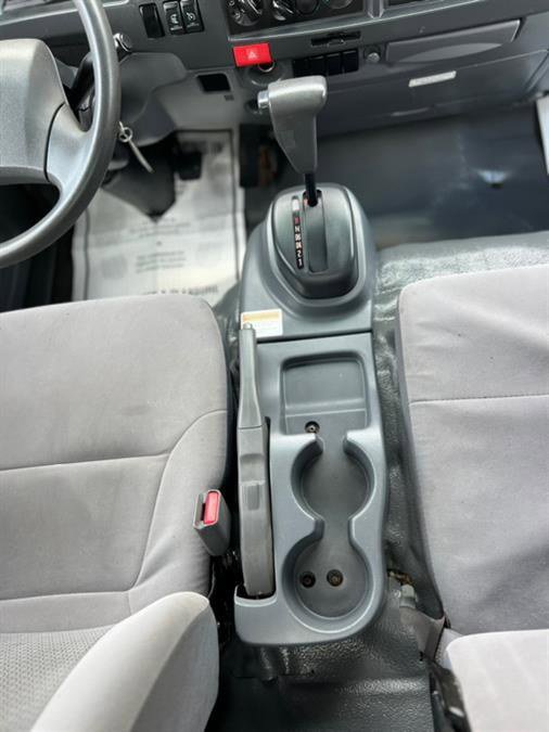 Used 2019 Isuzu NPR image 12