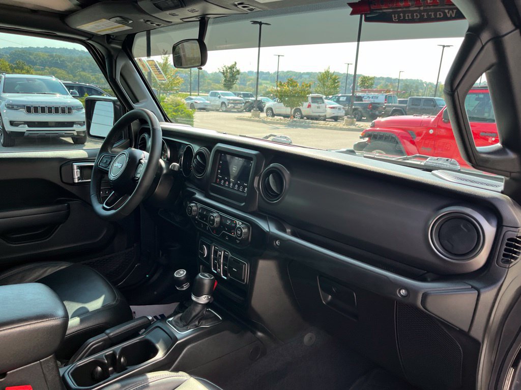 Used 2023 Jeep Gladiator Sport AWD/4WD image 28