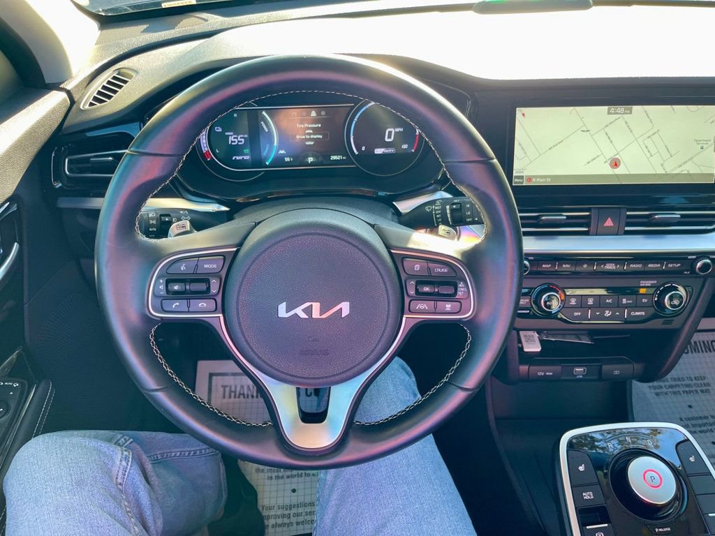 Used 2022 Kia Niro EX image 14