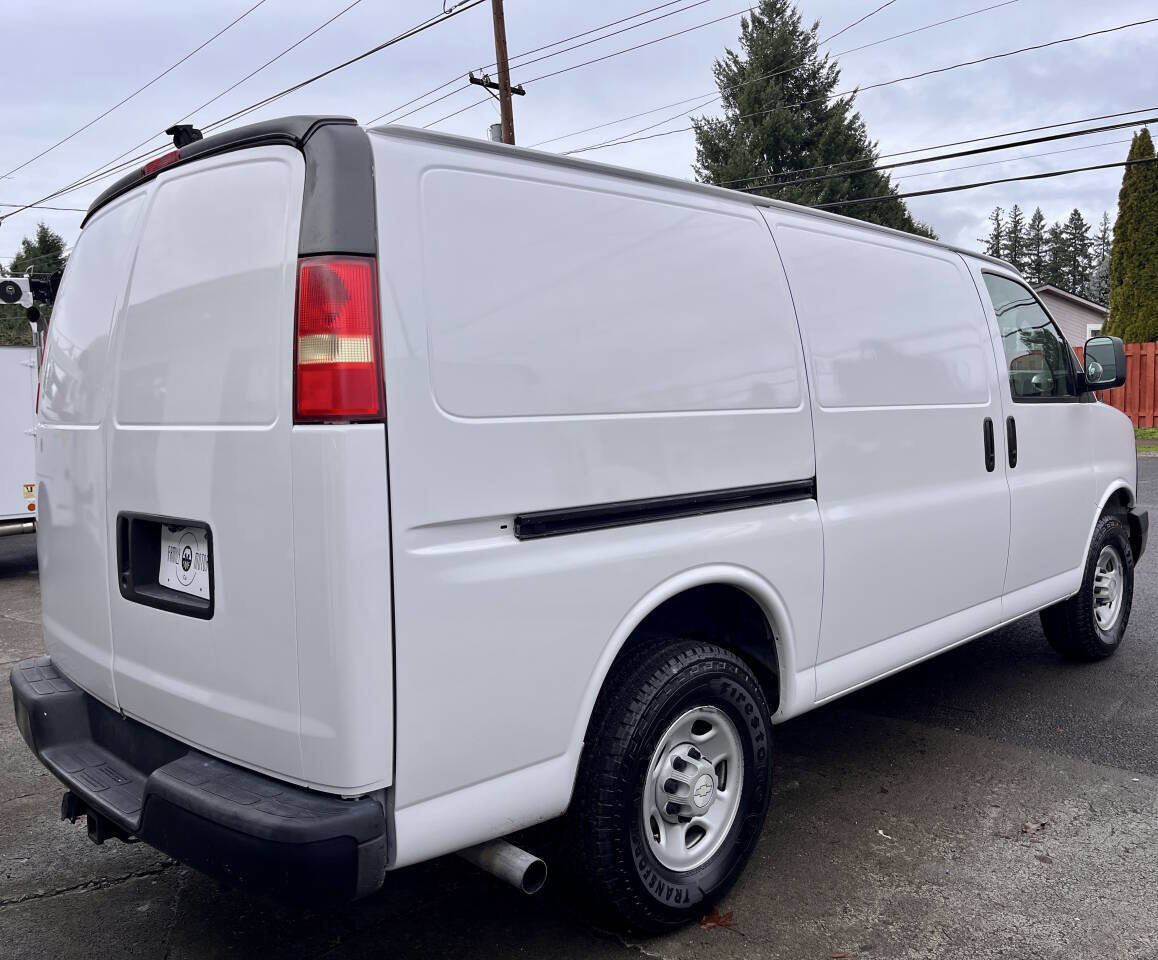 Used 2006 Chevrolet Express 2500 image 3