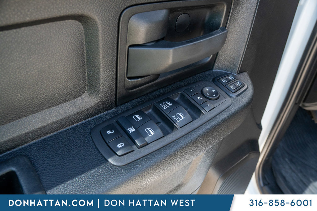Used 2024 RAM 3500 Tradesman w/ Chrome Appearance Group AWD/4WD image 16