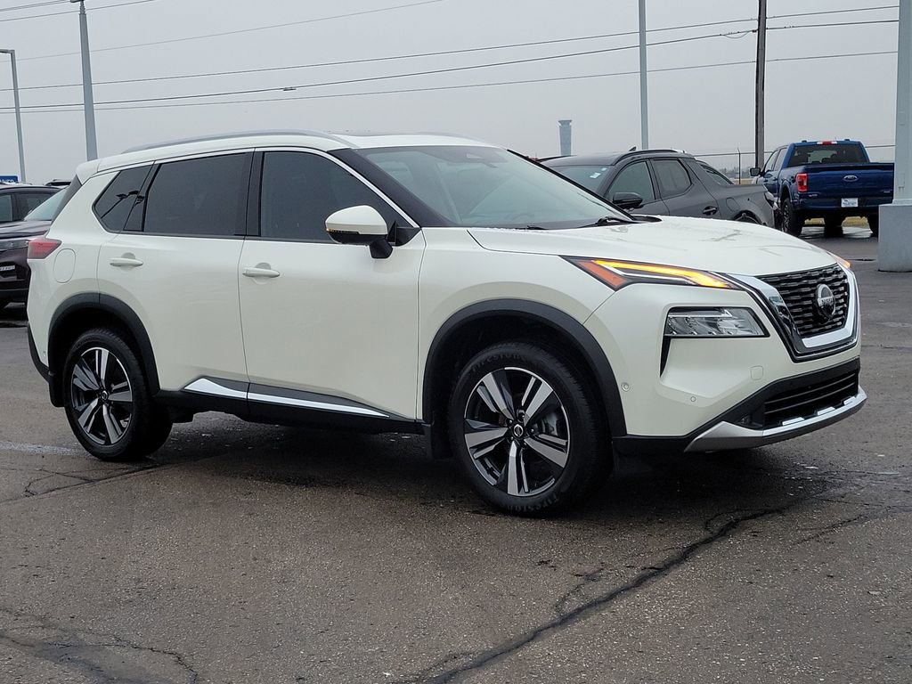 Used 2021 Nissan Rogue Platinum image 1