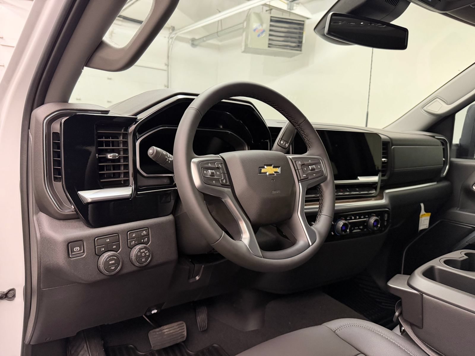 New 2026 Chevrolet Silverado 2500 LT w/ All Star Edition AWD/4WD image 4
