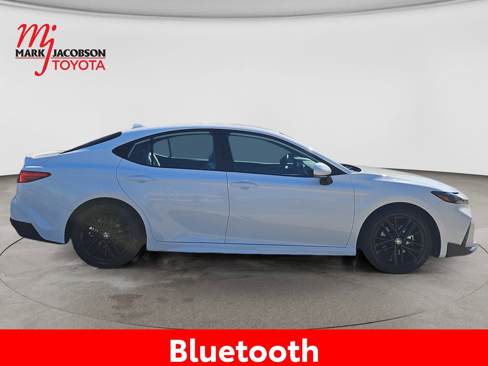 Used 2025 Toyota Camry SE FWD image 7