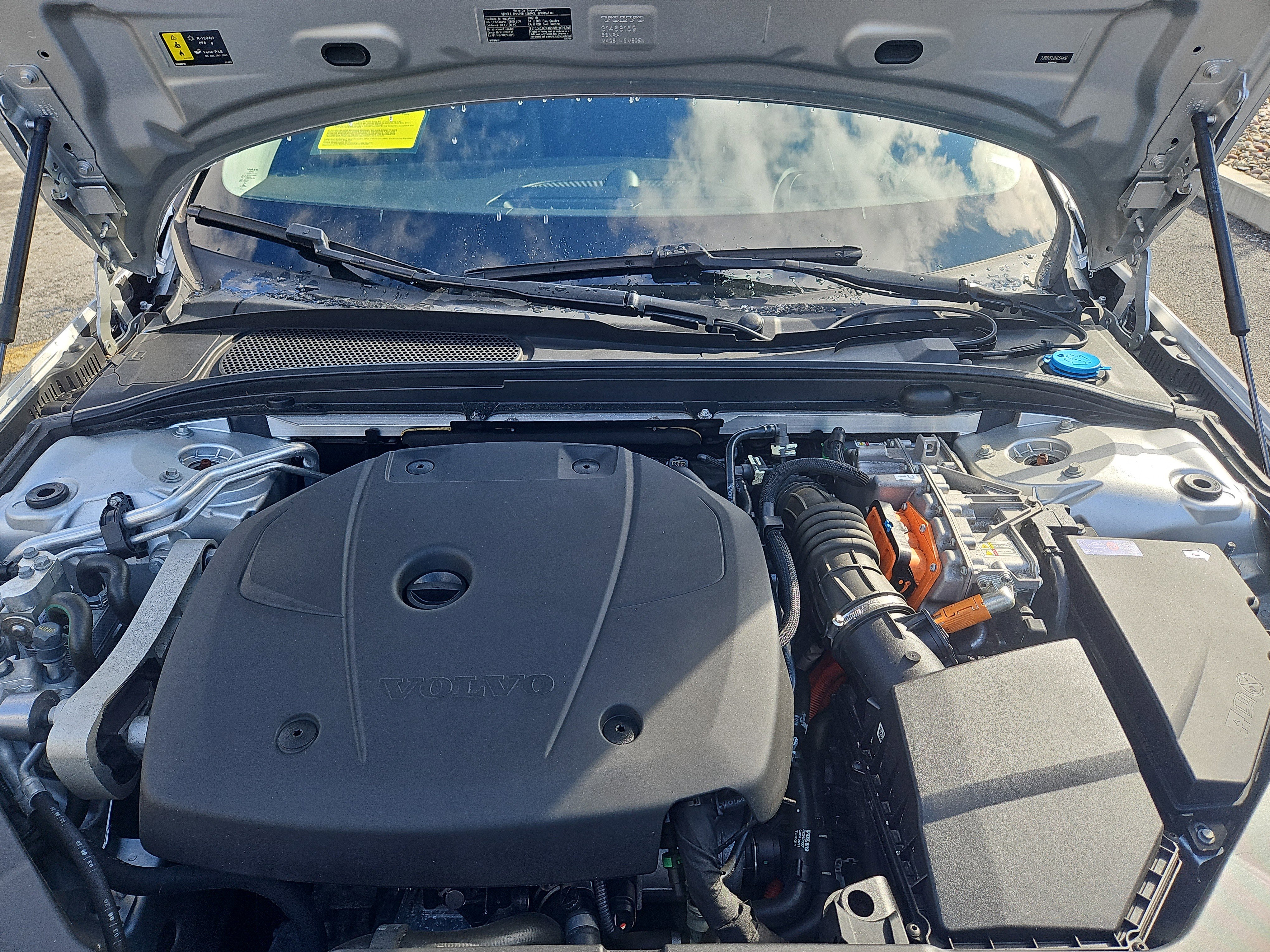 Used 2022 Volvo S60 T8 Inscription image 34