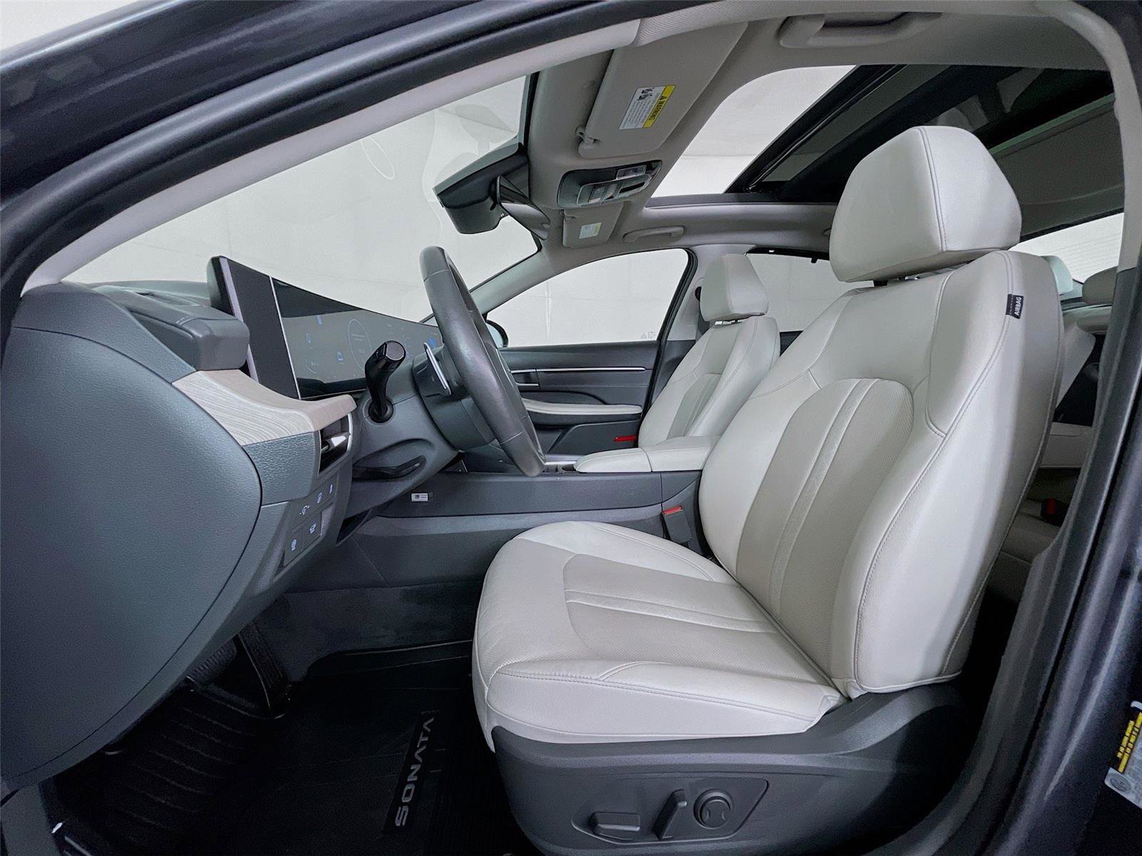 Used 2025 Hyundai Sonata Limited image 26