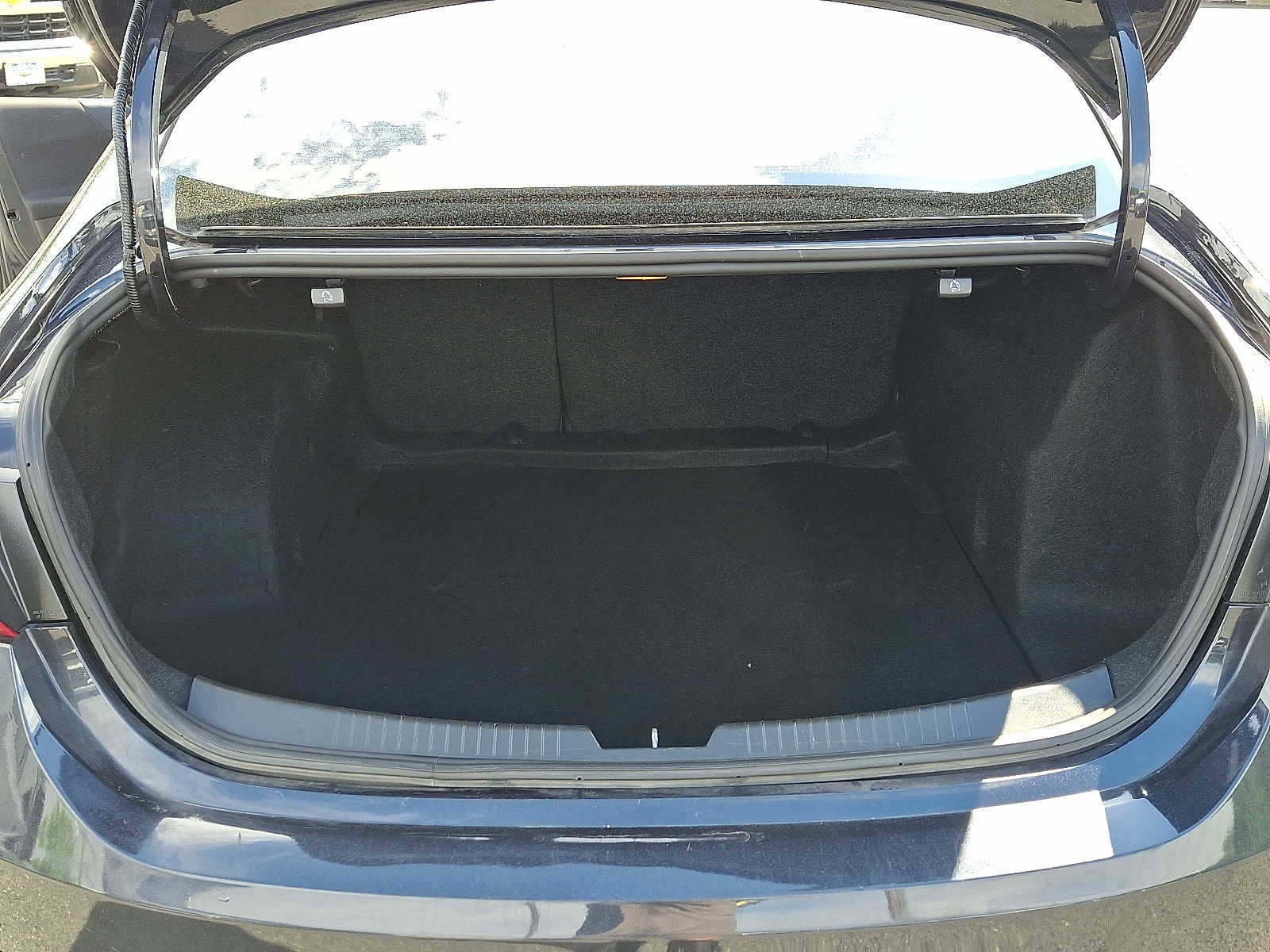 Used 2022 Chevrolet Malibu LT FWD image 28