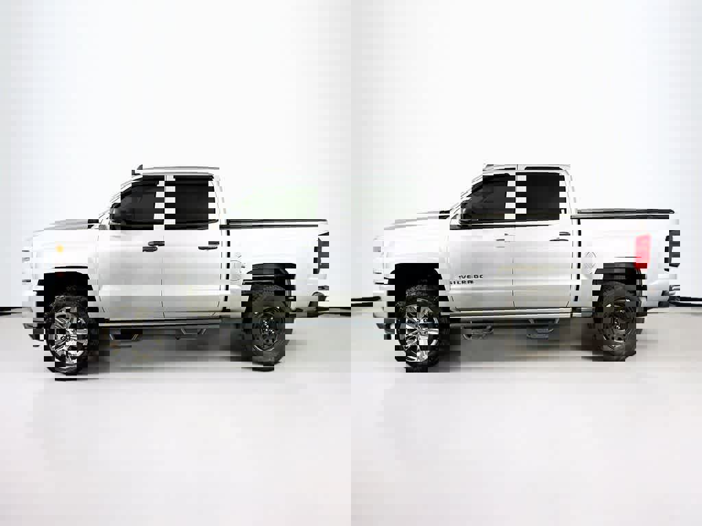 Used 2018 Chevrolet Silverado 1500 Custom w/ LPO, Street Package image 3