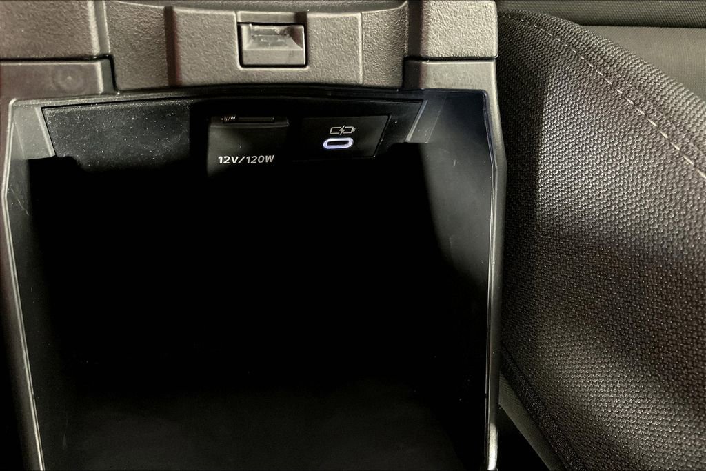 Used 2024 Toyota Corolla LE image 31