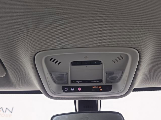 Used 2018 Chevrolet Traverse LT image 24