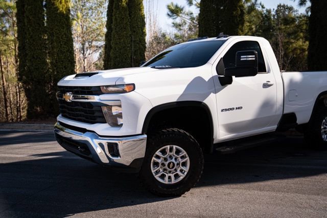 Used 2025 Chevrolet Silverado 2500 LT w/ Convenience Package image 3