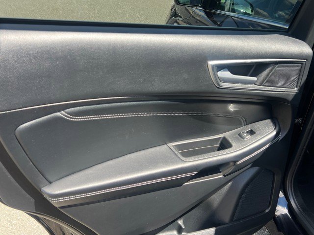 Used 2022 Ford Edge Titanium AWD/4WD image 24
