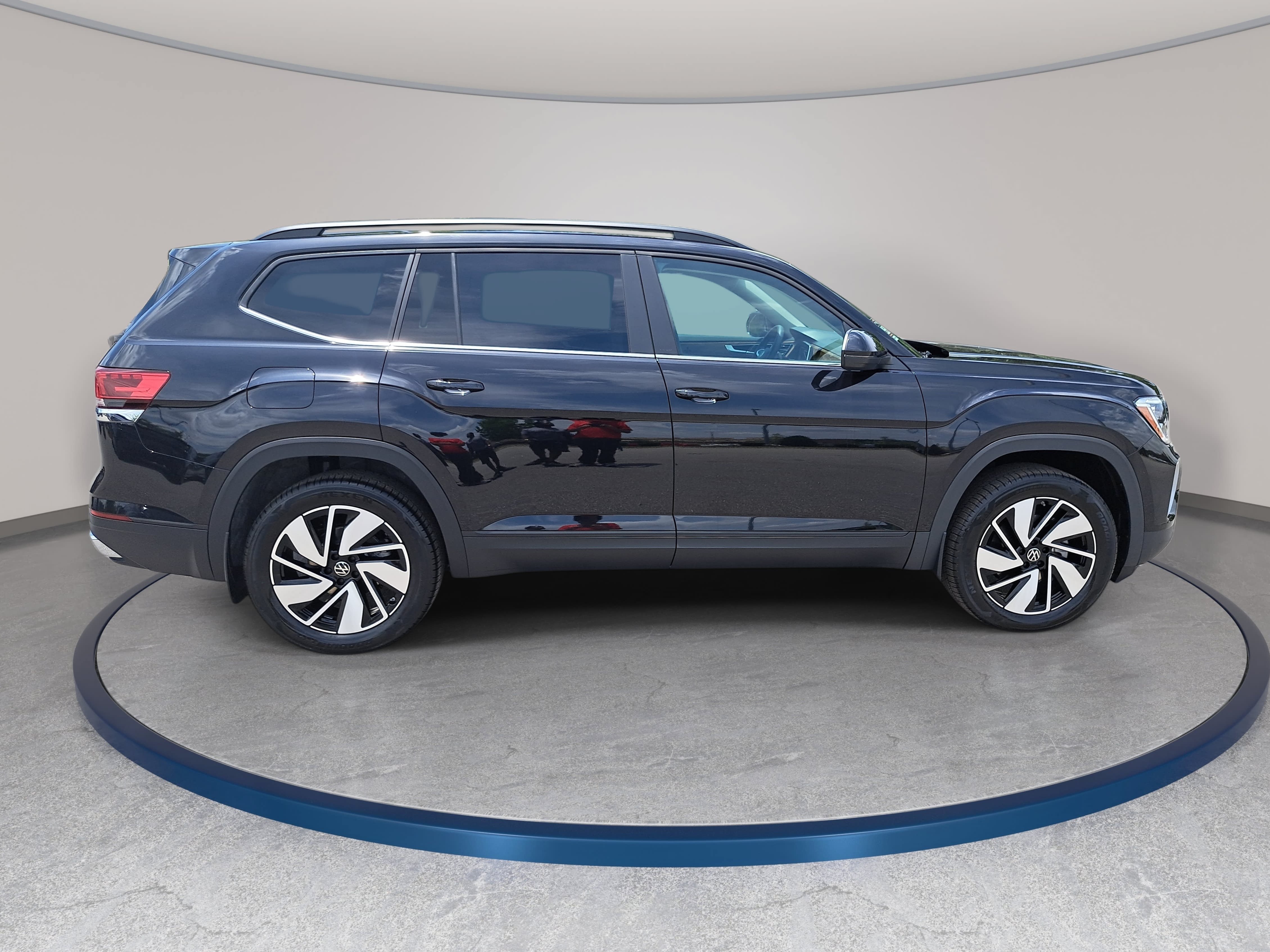 New 2026 Volkswagen Atlas SE FWD image 4