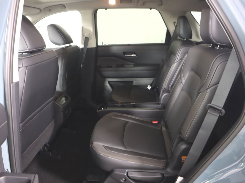 New 2026 Nissan Pathfinder SL image 28