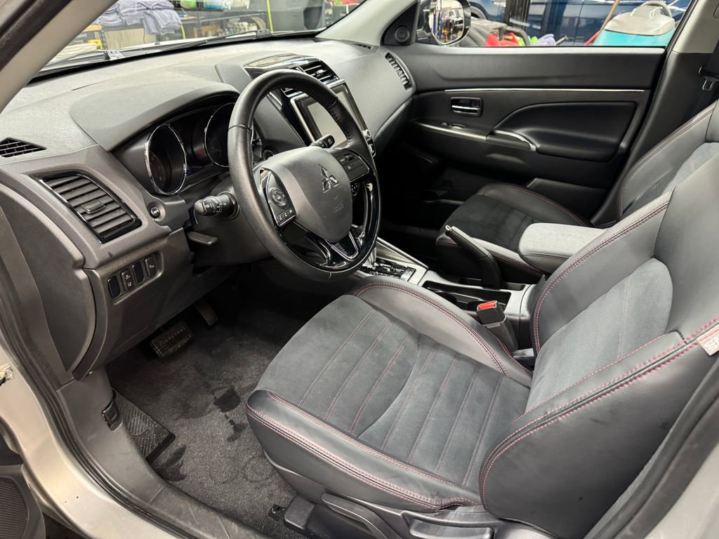 Used 2024 Mitsubishi Outlander Sport SE image 13