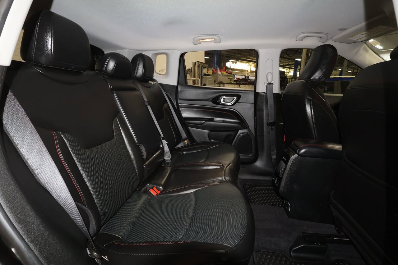 Used 2022 Jeep Compass Trailhawk w/ Trailhawk Elite Group image 27