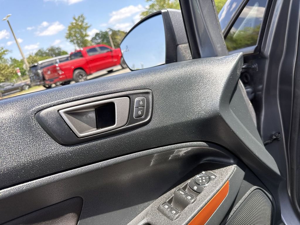 Used 2021 Ford EcoSport SE w/ SE Convenience Package image 11