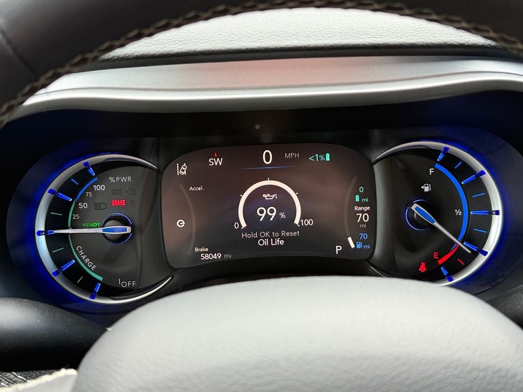 Used 2023 Chrysler Pacifica Touring-L w/ S Appearance Package FWD image 14