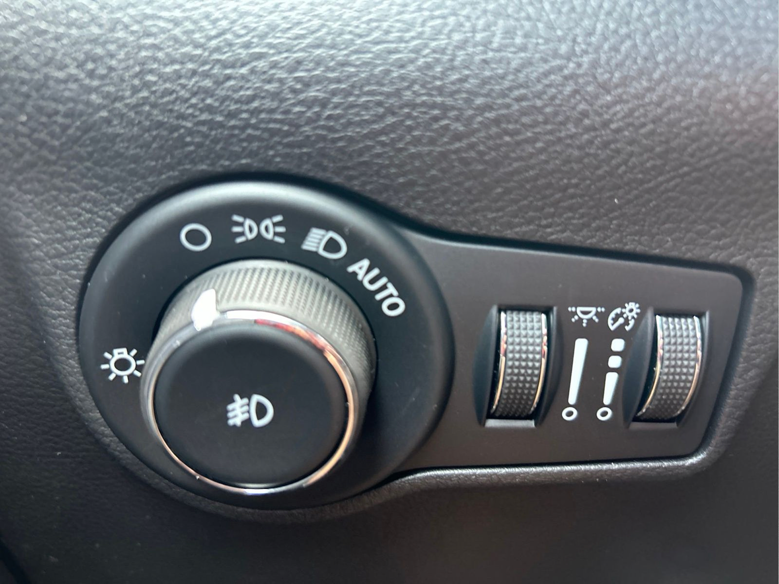 New 2026 Jeep Compass Latitude AWD/4WD image 26