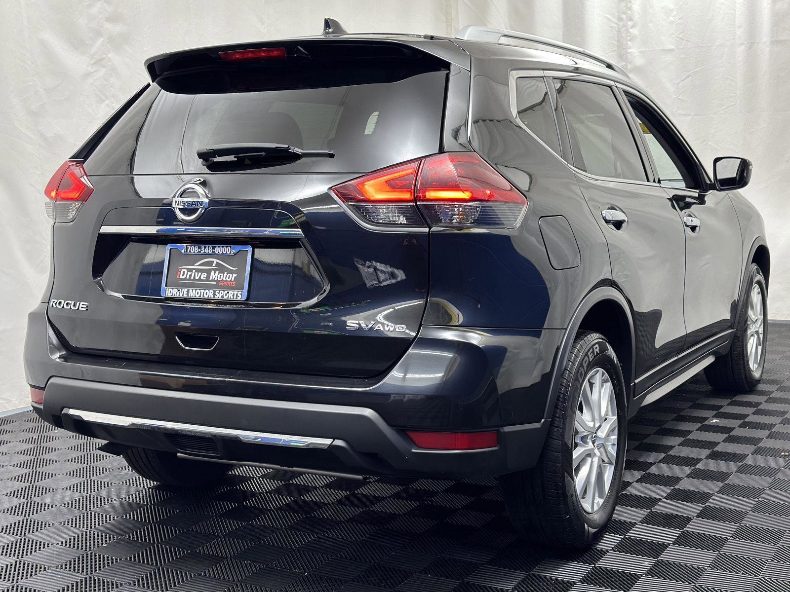 Used 2018 Nissan Rogue SV image 8