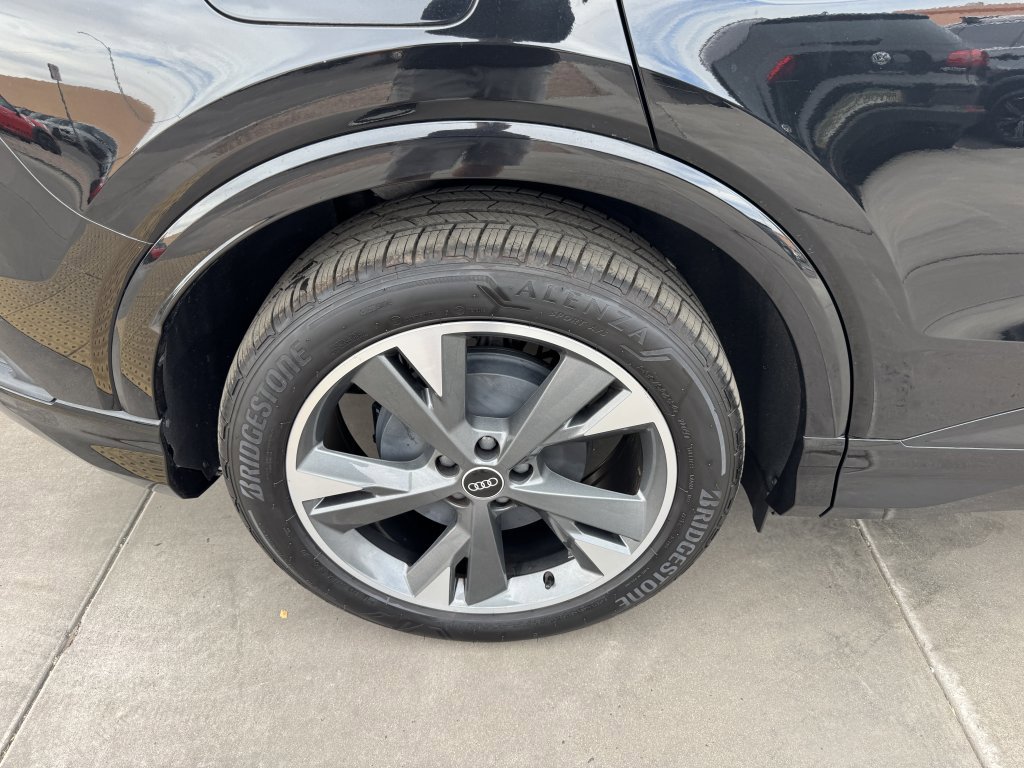 Used 2022 Audi Q4 e-tron Premium Plus w/ Premium Plus image 15