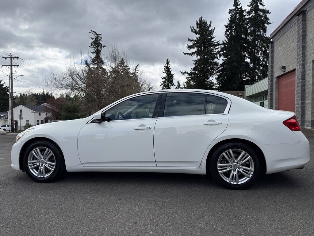 Used 2011 INFINITI G37 Journey w/ Premium Pkg RWD image 5