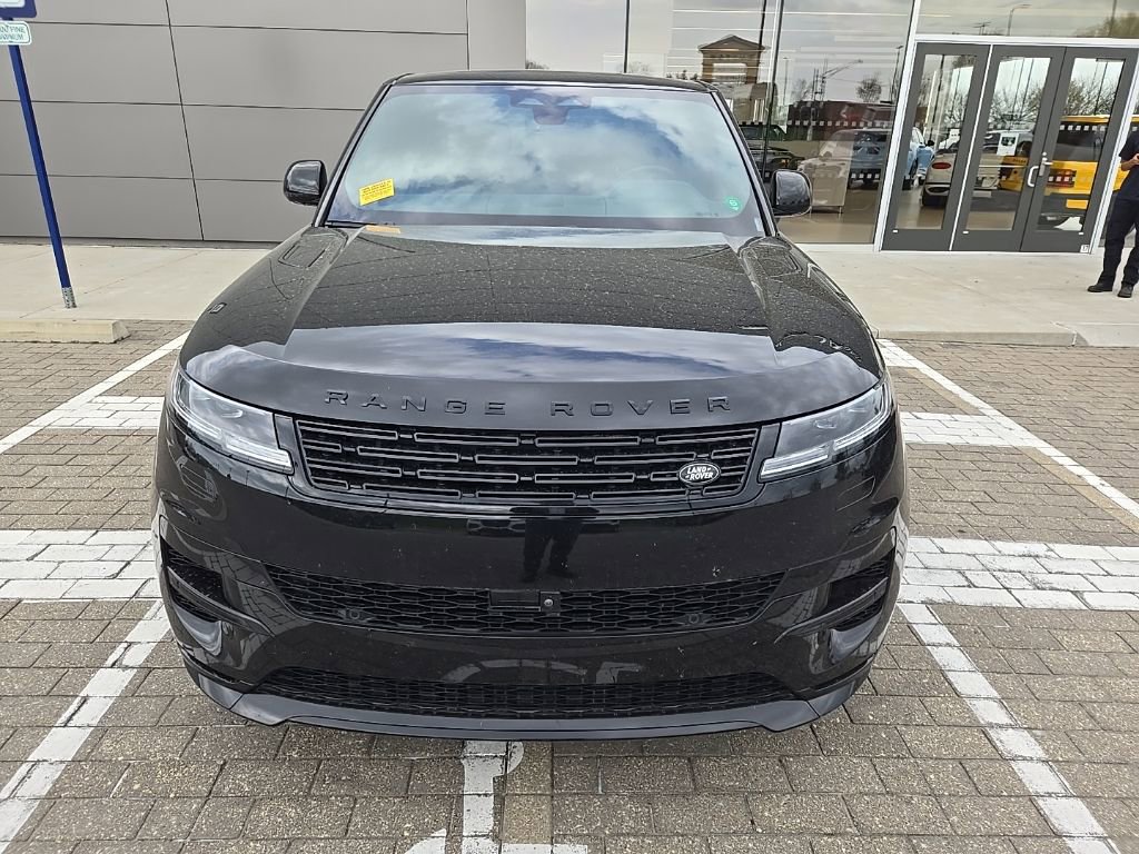Used 2024 Land Rover Range Rover Sport Dynamic SE image 2