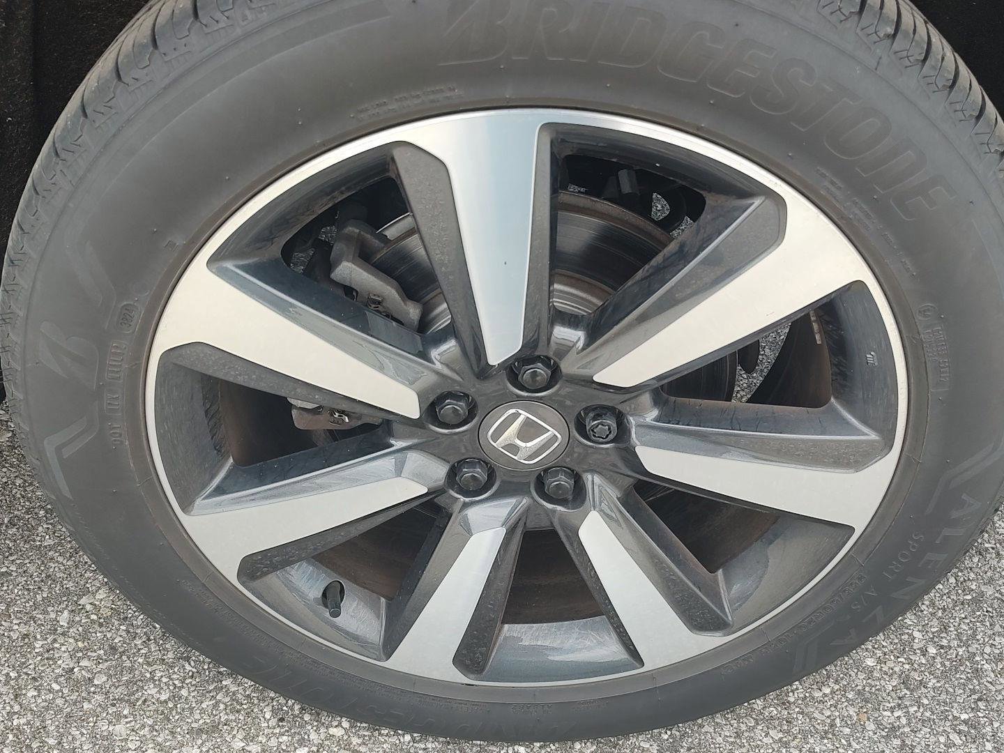 Used 2025 Honda Pilot Touring image 32