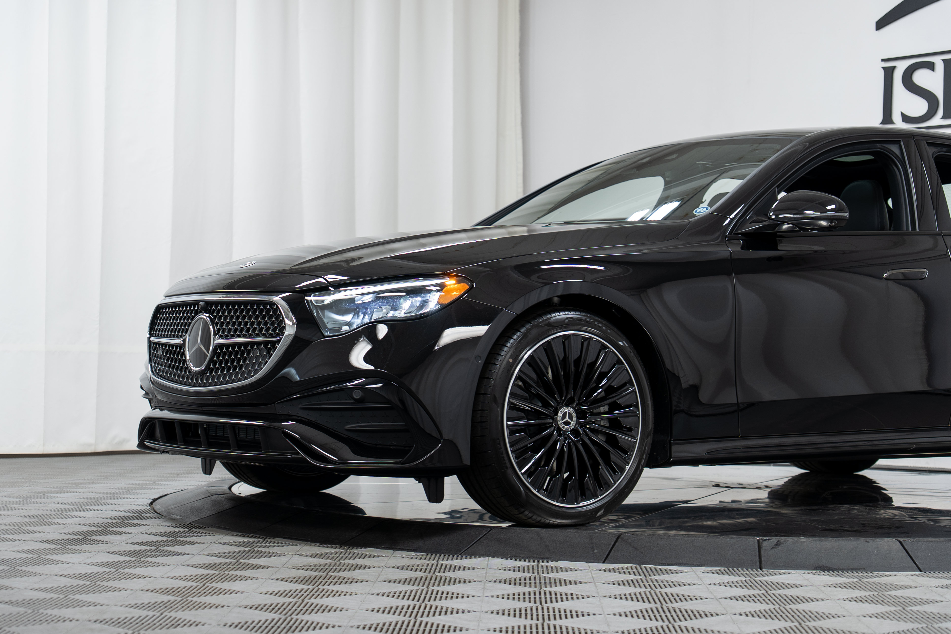 New 2027 Mercedes-Benz E 450 4MATIC Sedan image 25