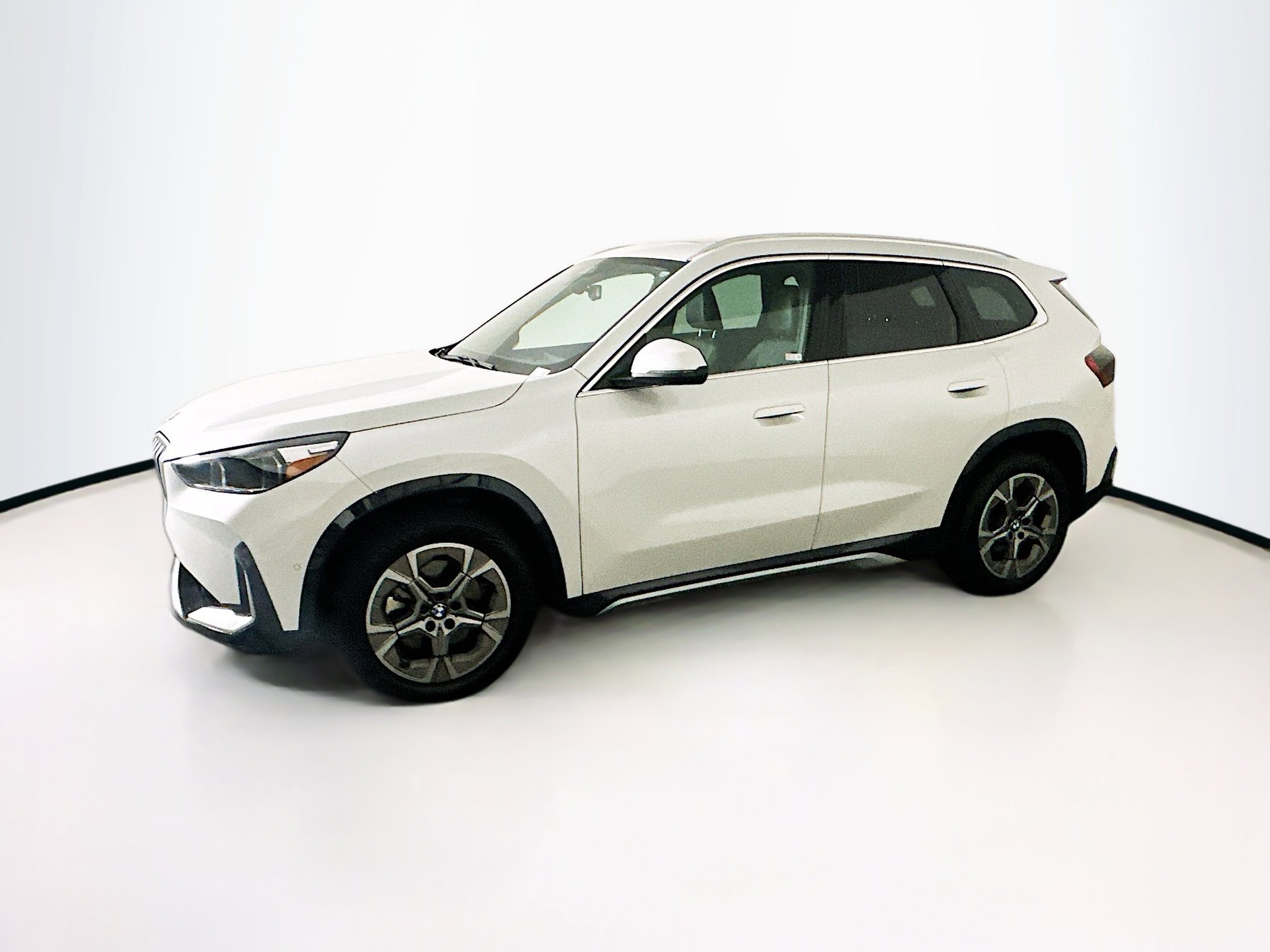 Used 2025 BMW X1 xDrive28i image 4