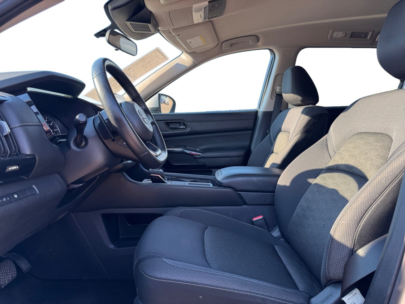 Used 2024 Nissan Pathfinder SV FWD image 10