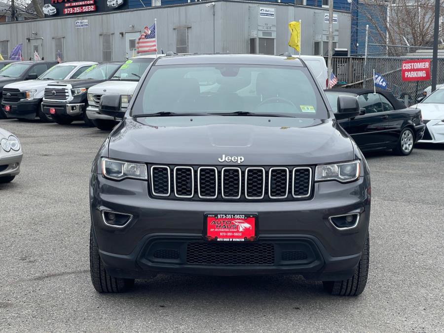 Used 2017 Jeep Grand Cherokee Laredo w/ Quick Order Package 23E AWD/4WD image 2